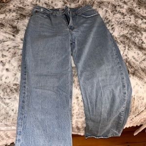 Abercrombie Curve Love Women’s jeans. 90’s high rise, light wash